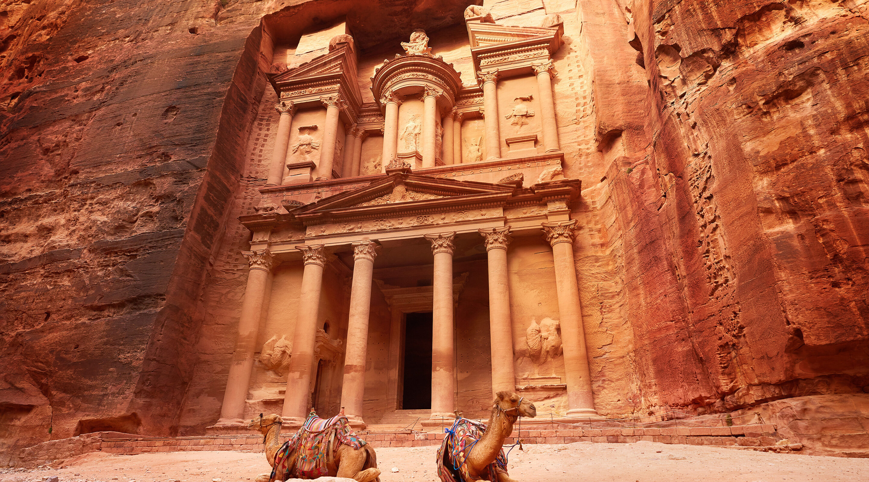 Al Khazneh - the treasury, ancient city of Petra, Jordan